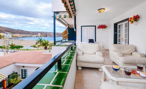 Los Cristianos Apartment | La Maricita Cristianos - Beach Front & Sea View