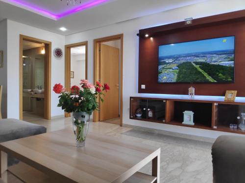 Bab al-Bahr Apartment | La Marina Luxury Apartment Fully Furnished Free WiFi, High Standard Residence, Amazing Prime Location Close to Restaurants, Transport, Beach and Bouregreg River