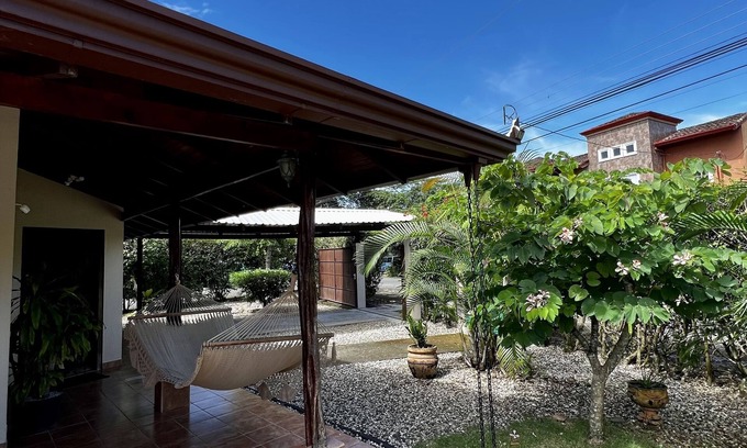Barrio Ricos y Famosos House | La Mona Beach House