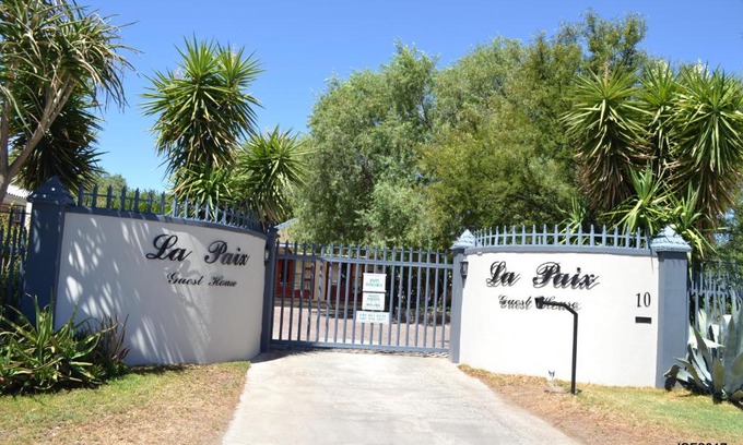 Beaufort West House | La Paix Guesthouse
