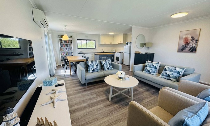 Waterhouse House | La Pavoncella - Pet Friendly Outside, wifi