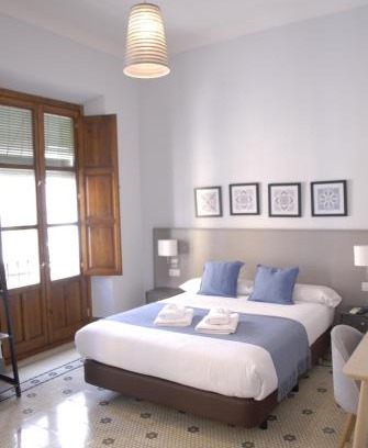 Centro - Sagrario Hotel | La Perla Granada Suites
