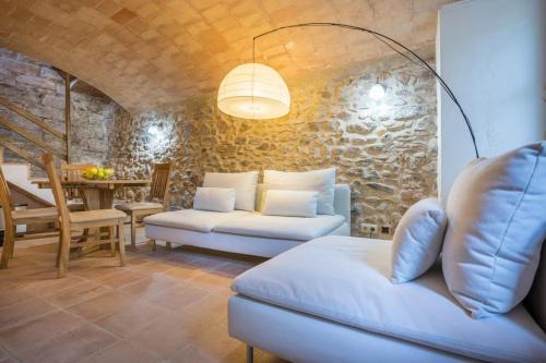 Cruilles House | 'La Petita' Cruilles Costa Brava Chic Welcoming Cottage Medieval Village