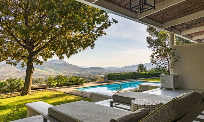Franschhoek Hotel | La Petite Ferme