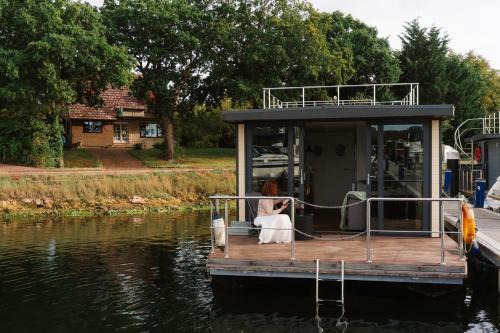 Whippingham House | La Petite Foret Houseboat On The Isle Of Wight