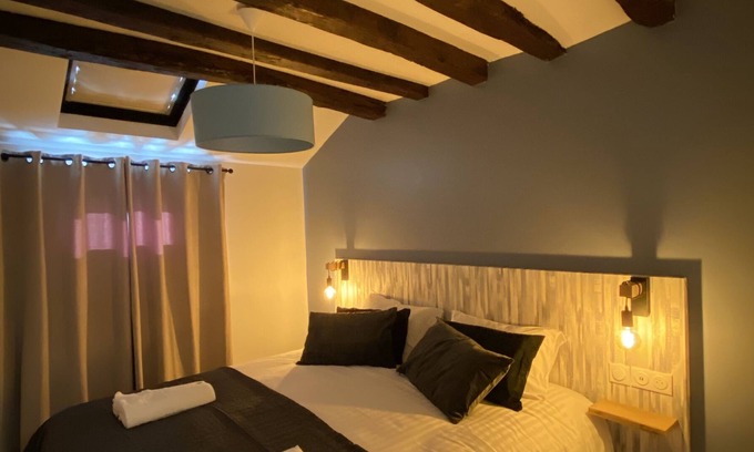 Saint-Hilaire-Saint-Florent Apartment | La Propriété de Bacchus