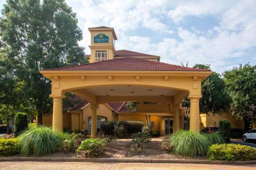 Charlotte Hotel | La Quinta by Wyndham Charlotte Airport South