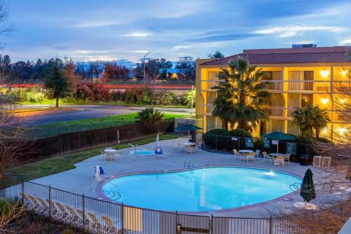 Redding Hotel | La Quinta by Wyndham Redding