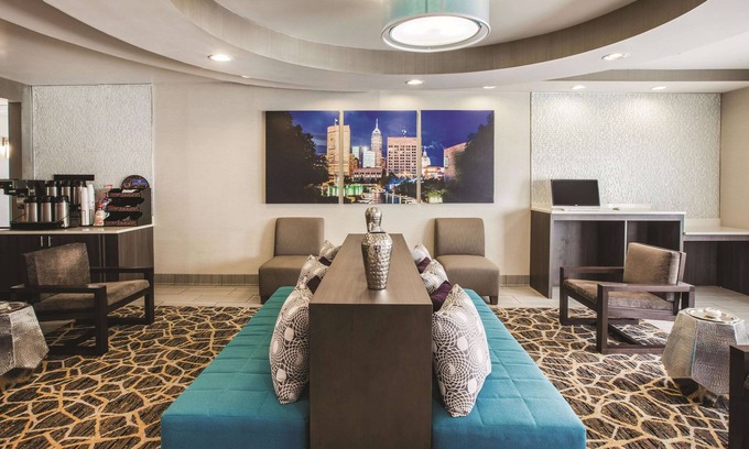 Indianapolis Hotel | La Quinta Inn by Wyndham Indianapolis North at Pyramids