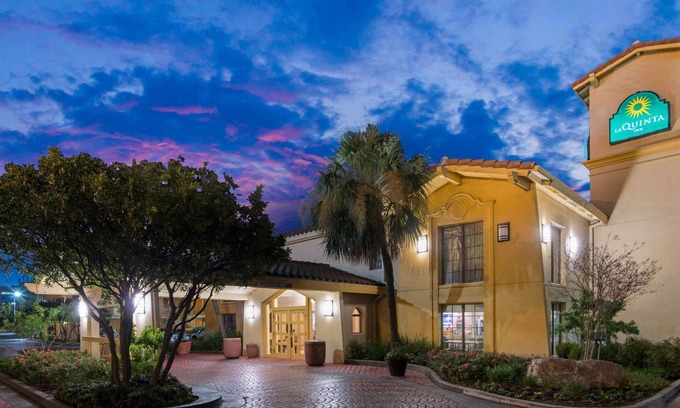 Downtown San Antonio Hotel | La Quinta Inn by Wyndham San Antonio Market Square