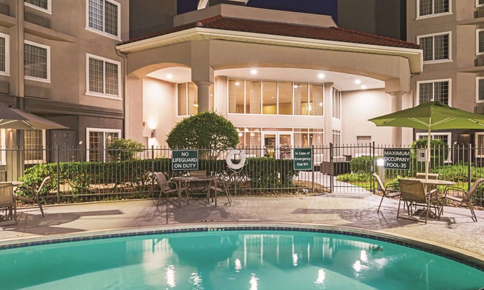 Fort Worth Hotel | La Quinta Inn & Suites by Wyndham Fort Worth North