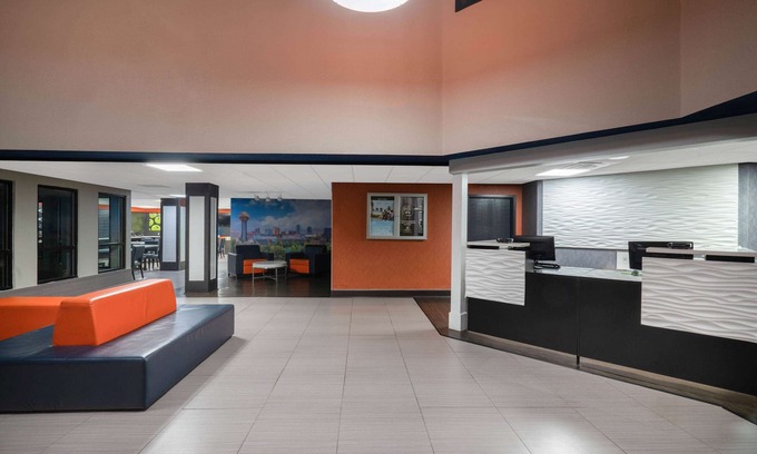 Knoxville Hotel | La Quinta Inn & Suites by Wyndham Knoxville East