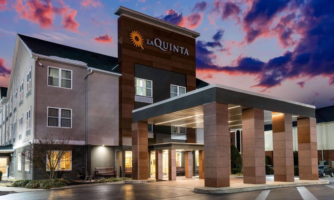 Lebanon Hotel | La Quinta Inn & Suites by Wyndham Lebanon