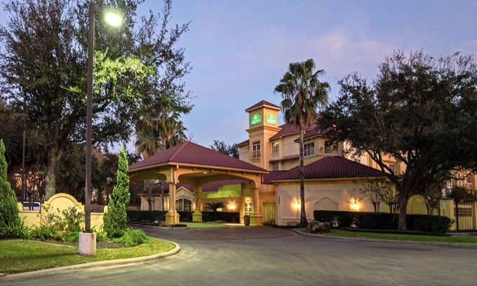 Memorial Hotel | La Quinta Inn & Suites by Wyndham Houston West Park 10