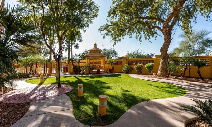 Peoria Hotel | La Quinta Inn & Suites by Wyndham Phoenix West Peoria