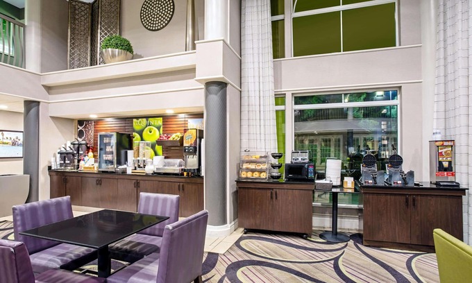 Tucson Hotel | La Quinta Inn & Suites by Wyndham Tucson Airport