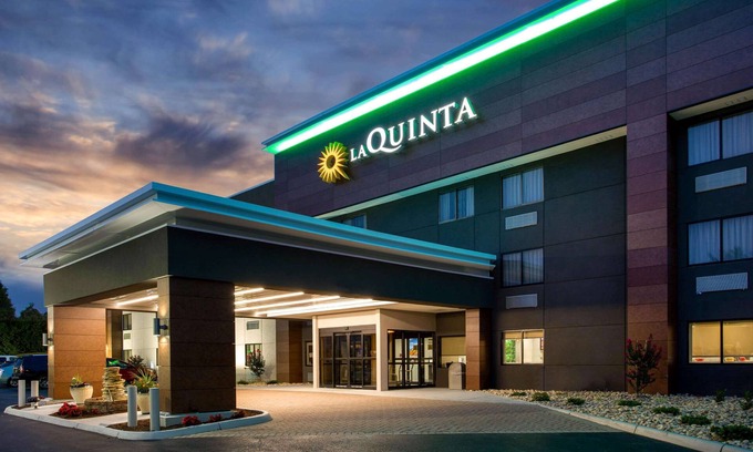Salem Hotel | La Quinta Inn & Suites by Wyndham Roanoke Salem
