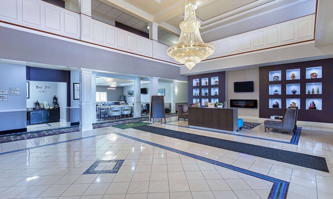 Bowling Green Hotel | La Quinta Inn & Suites by Wyndham Bowling Green