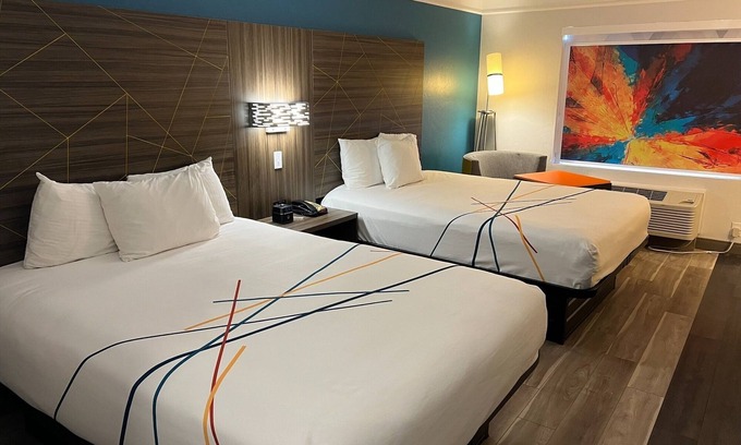Oklahoma City Hotel | La Quinta Inn & Suites by Wyndham OKC North - Quail Springs