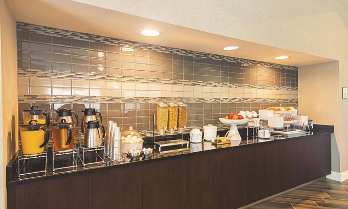 Central Oklahoma City Hotel | La Quinta Inn & Suites by Wyndham Oklahoma City - NW Expwy