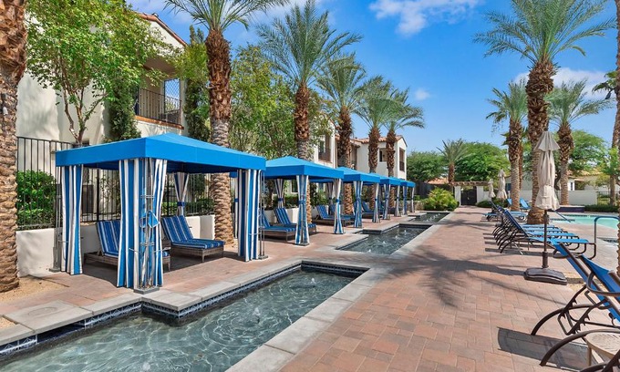 La Quinta Villa | La Quinta Legacy Villas - Luxe Resort Pools with Desert Mountain Views