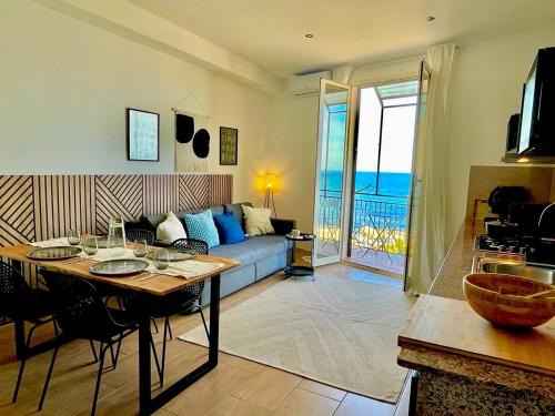 Aspra Apartment | La Riva - Seashore