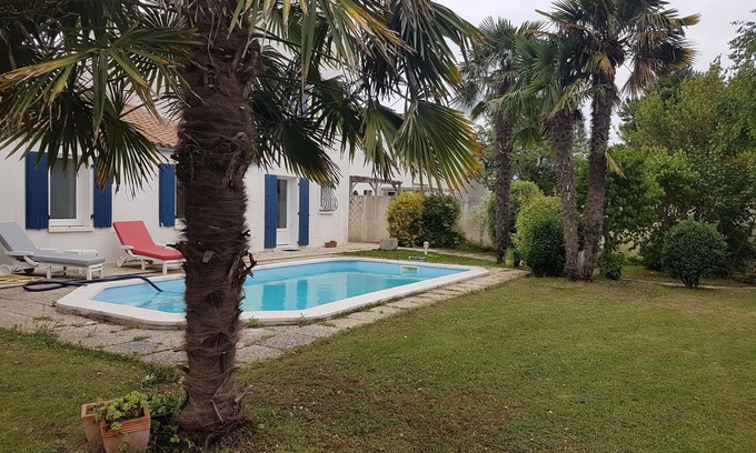 La Jarrie House | La Rochelle-Chatelaillon,property equipped With a Pool and a Garden of 400m²