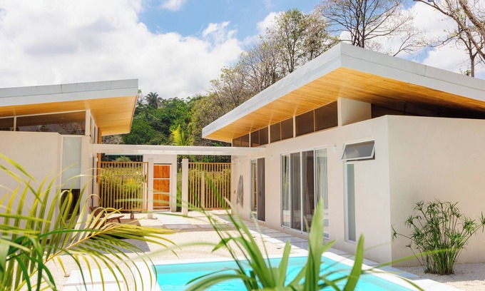 Pavones Villa | La Santina beachfront villa 3 minutes from the beach with private pool.