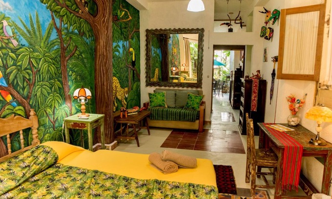 Barrio de Santiago Apartment | La Selva by Majikal B&B