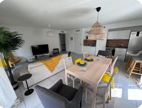Charbonnieres-les-Bains Apartment | La Suite Charbonnières