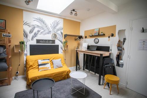 Montauban Apartment | La tête dans les étoiles