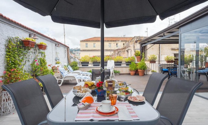 Historical Center Bed & Breakfast | La Terrazza ai Miracoli
