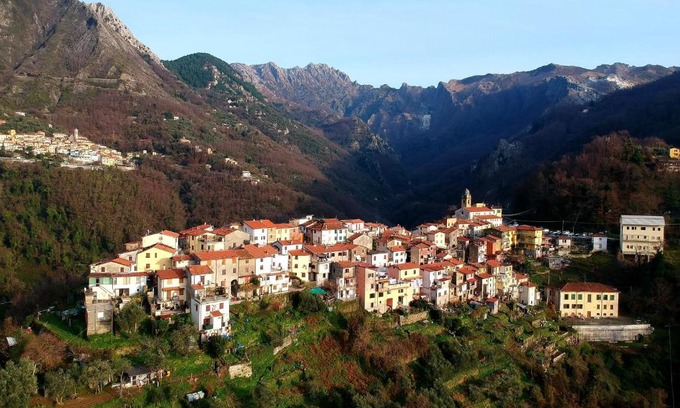San Carlo Terme House | La Torretta delle Apuane