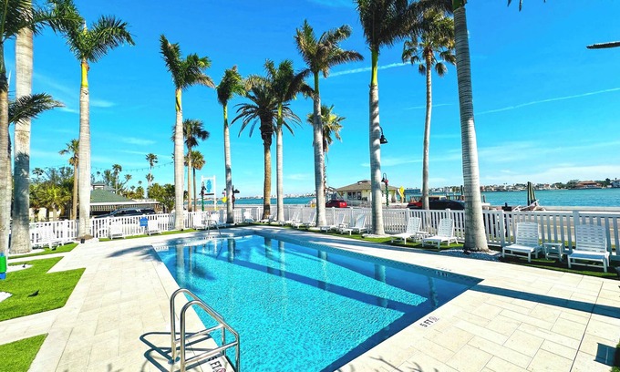 Pass-a-Grille Historic District Apartment | La Tortuga Historic Pass A Grille St Pete Beach Unit 1 thru 4