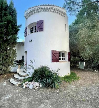 Beziers House | La Tour