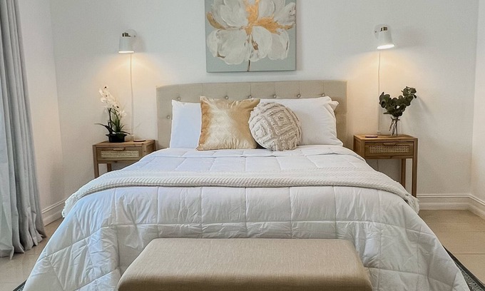 Pinecrest West Park Apartment | La Tropical - private 1 bedroom apartment w/patio