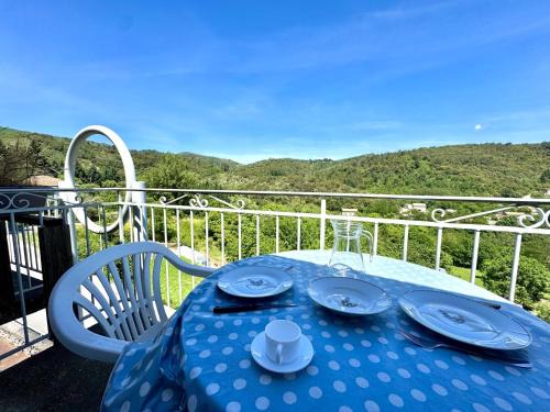 Meyras Apartment | La Vallée Appartement 35 - Thermes Neyras les Bains