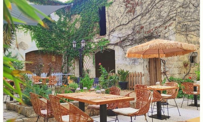Vauvert Bed & Breakfast | La Vigneronne des Costières