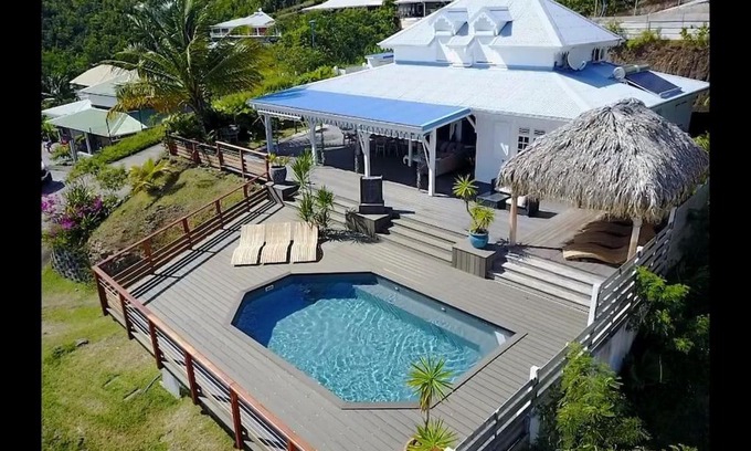 Le Diamant Villa | La villa Coconut vue à 180° mer rocher du Diamant