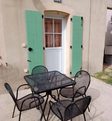 Gallargues-le-Montueux Apartment | La villa De Lina 431 -Self Check In -