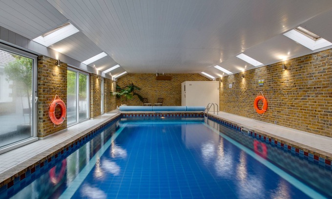 Ovingdean House | La Villa - Four Bedroom House, Sleeps 8