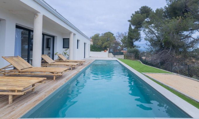 Aubagne Villa | La Villa J
