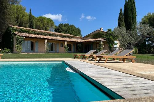 Pontes Villa | La Villa La Source à Aix en Provence