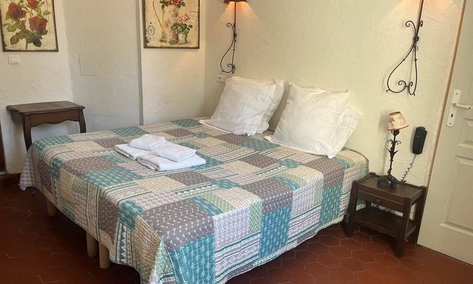 Vence House | LA Villa Roseraie , Hotel Familial Ouvert Toute L Annee. Animaux Acceptes