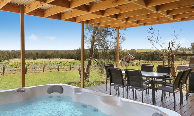 Pokolbin House | La Villetta home on Vineyard