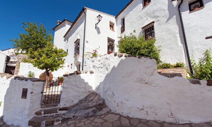 Villaluenga del Rosario House | La Vuelta Chica