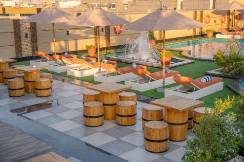 Deira Hotel | La Zona Continental Hotel