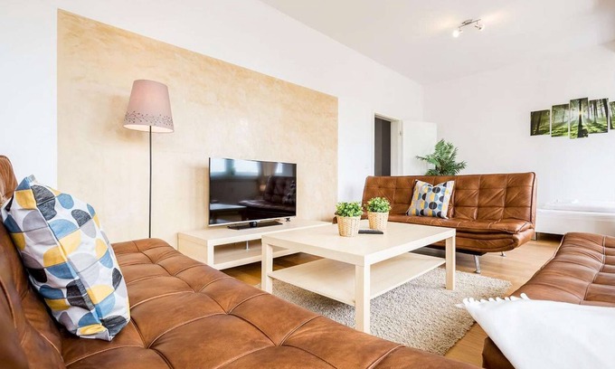 Langenfeld Apartment | LA02 4 room apartment in a quiet location with free W-LAN in Langenfeld