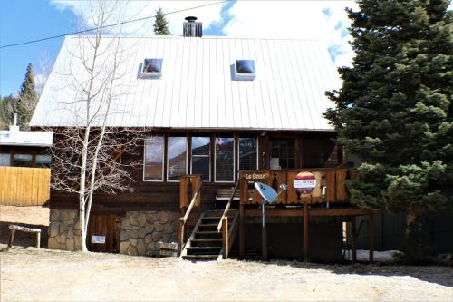 Red River House | LaBelle Cabin - Pet Friendly - Satellite - Close to everything