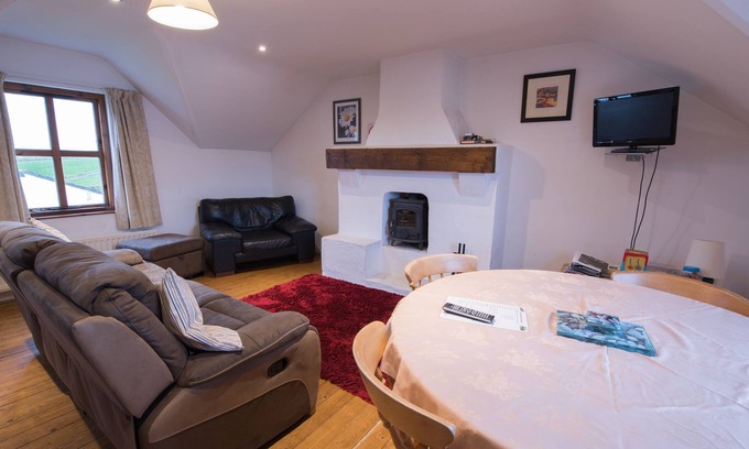Bushmills Cottage | Lacada: 2BD Cottage